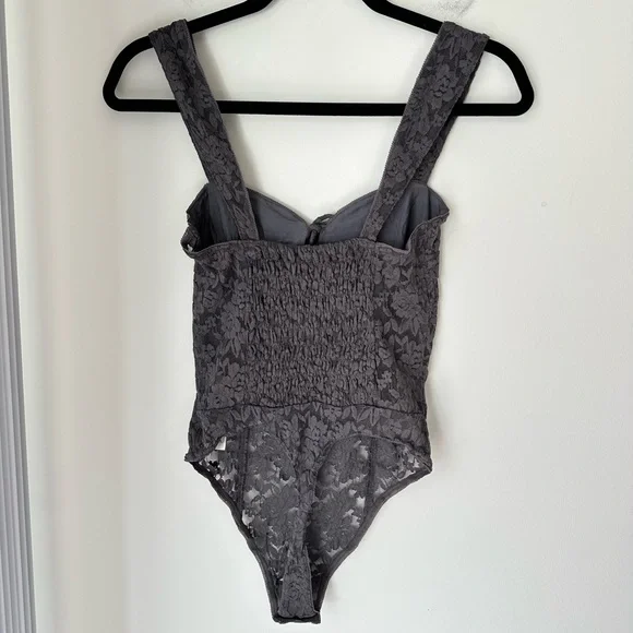 NWT Free People Strike A Pose Lace Thong Bodysuit Volcanic Glass Gray Size Small - Picture 7 of 9